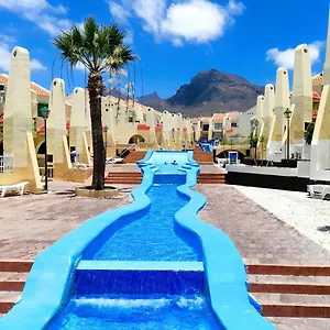 Fantastic 3 Bedrooms Mareverde, Wifi Free Сasa de vacaciones Costa Adeje (Tenerife)